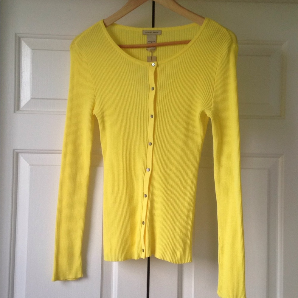 vertical design - yellow cardigan